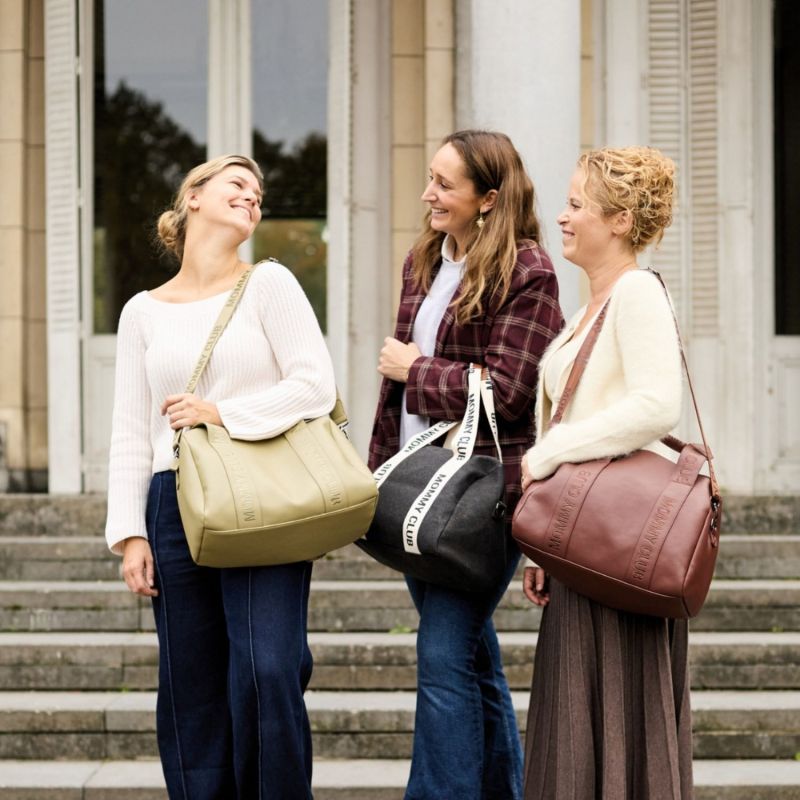Sac à langer Mommy Club Simili cuir marron foncé Childhome Ambiance 5