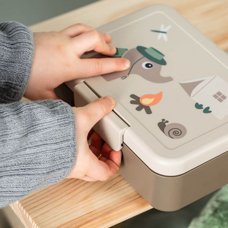 Lunch box avec séparateur Tiny trails Sable Done by Deer Ambiance 2