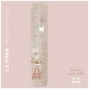 Toise en bois Lapin Doudou rose personnalisable Charlie et Suzie Ambiance 2