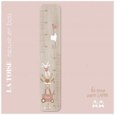 Toise en bois Lapin Doudou rose personnalisable
