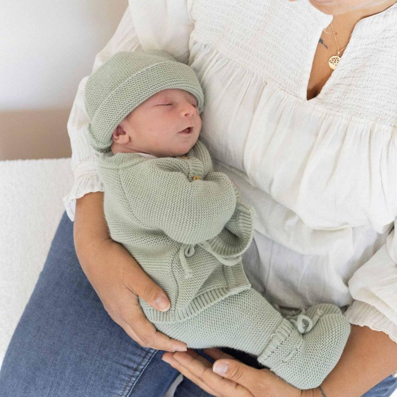 Lot brassière, bonnet et chaussons Vert Olive (0-1 mois) Trois Kilos Sept Ambiance 2