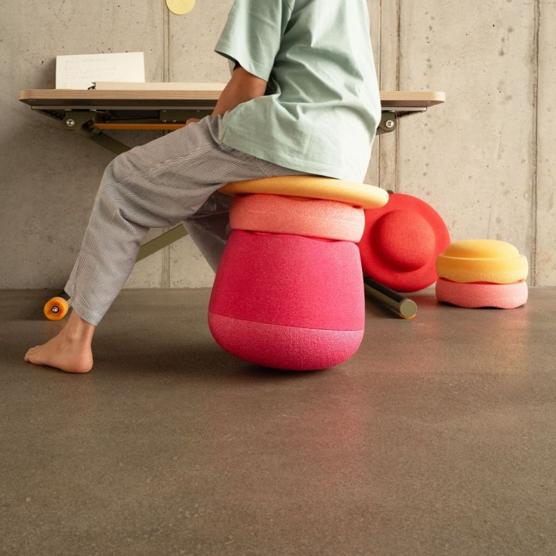 Tabouret enfant modulaire Base pink Stapelstein Ambiance 4