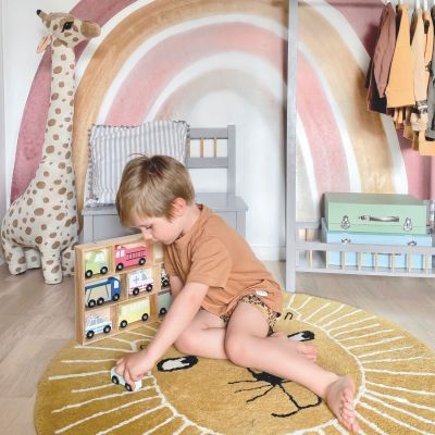 Etagère avec voitures