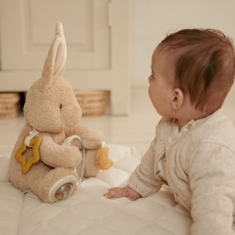 Peluche d'activités Lapin Newborn Little Dutch Ambiance 4