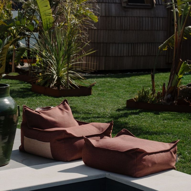 Fauteuil pouf et repose-pieds Pomegranate Outdoor Wigiwama Ambiance 8