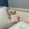Doudou avec hochet Ours Rose poudré Trousselier Ambiance 2