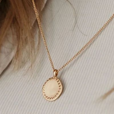 Collier médaille ronde Couronne de laurier (or jaune 18 carats)