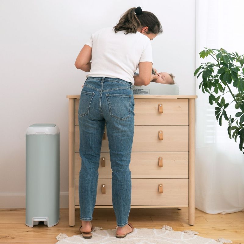 Poubelle à couches Platinium Sauge avec recharge Diaper Genie Ambiance 8