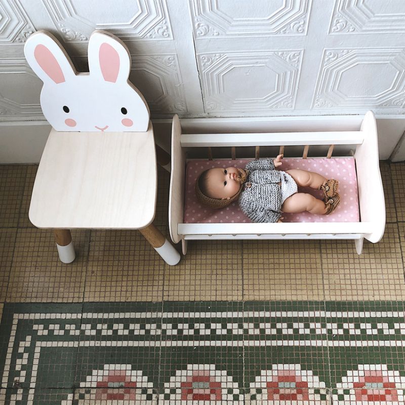 Chaise enfant lapin en bois Tender Leaf Ambiance 4