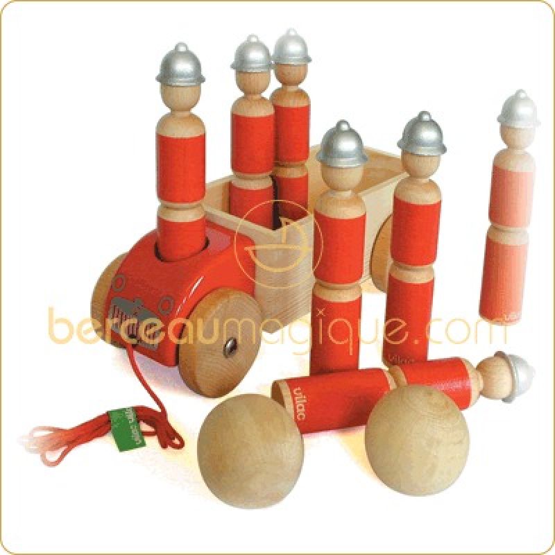 6 quilles pompier en camion  Vilac