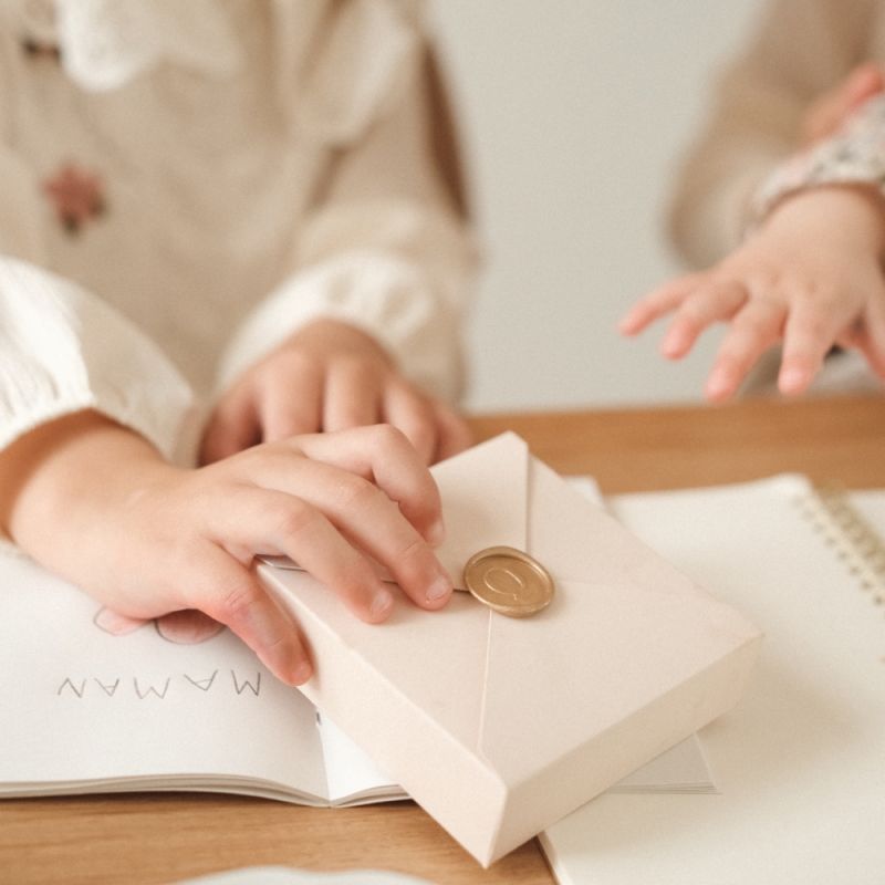 Collier Mon Petit Secret enfant personnalisable (argent rhodié) Mon Petit Poids Ambiance 6