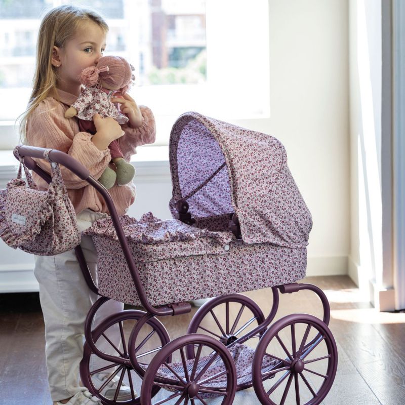 Landau pour poupée grandes roues Cherry Fleurs Pasito a pasito Ambiance 2
