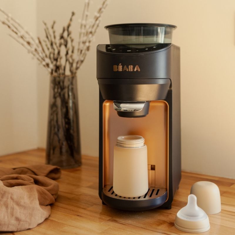 Préparateur de biberons Milkeo Plus Night blue V2 Béaba Ambiance 2