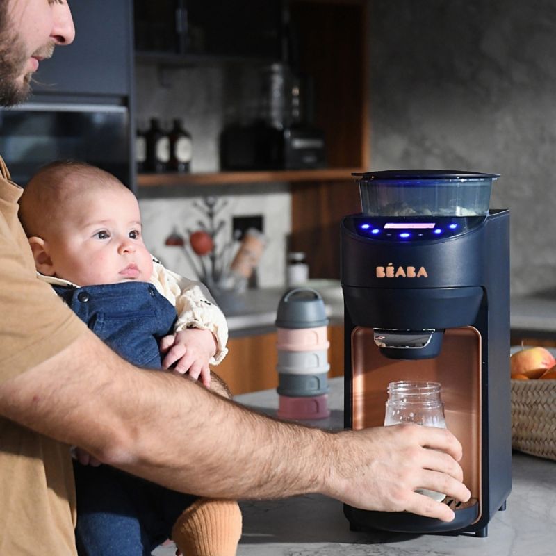 Préparateur de biberons Milkeo Plus Night blue V2 Béaba Ambiance 4