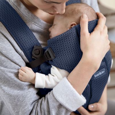 Porte Bebe Mini Tissu Mesh 3d Bleu Marine Babybjorn