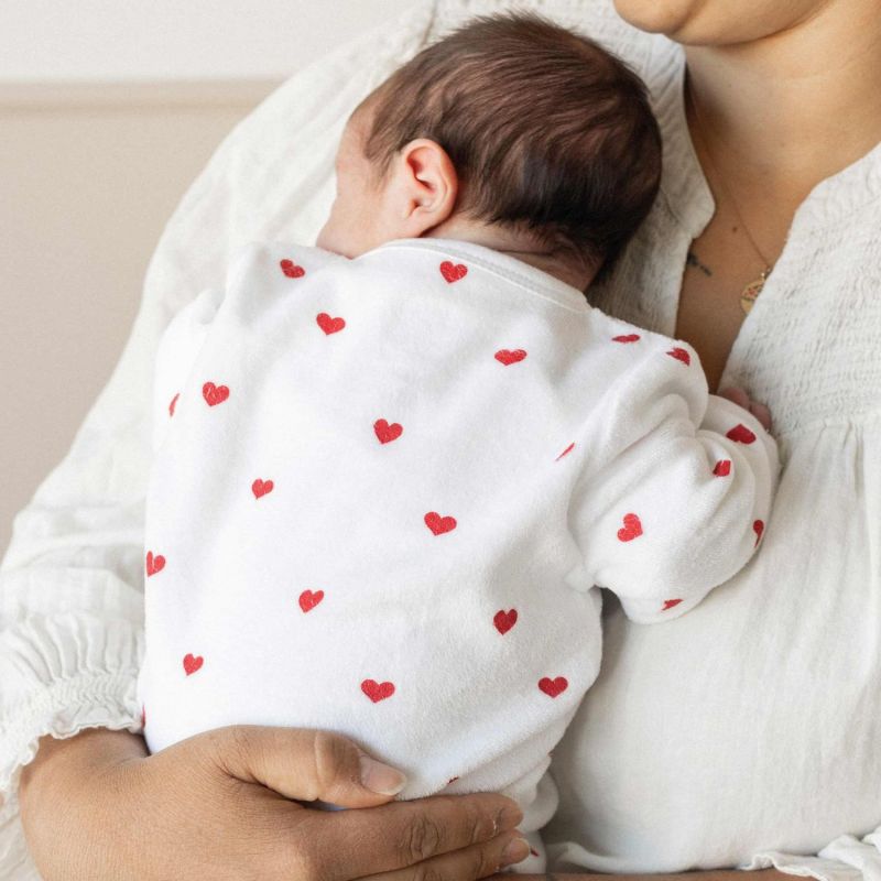 Pyjama Cœurs Rouges (prématuré) Trois Kilos Sept Ambiance 2