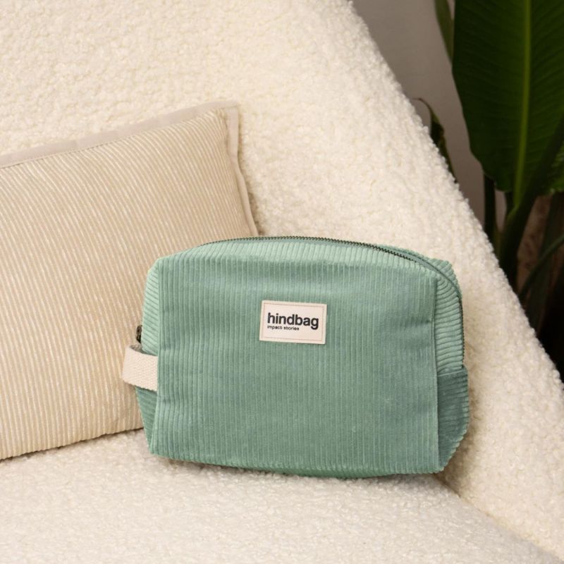 Trousse de toilette Leon Velours Vert d'eau Hindbag Ambiance 1