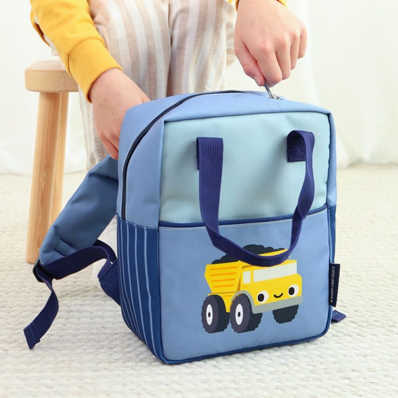 Sac à dos bébé carré Camion A Little Lovely Company Ambiance 5