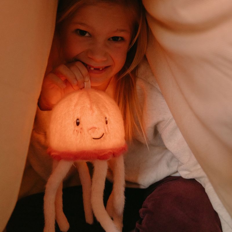 Peluche veilleuse Colette la méduse Atelier Pierre Junior Ambiance 5
