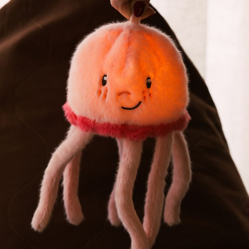 Peluche veilleuse Colette la méduse Atelier Pierre Junior Ambiance 7