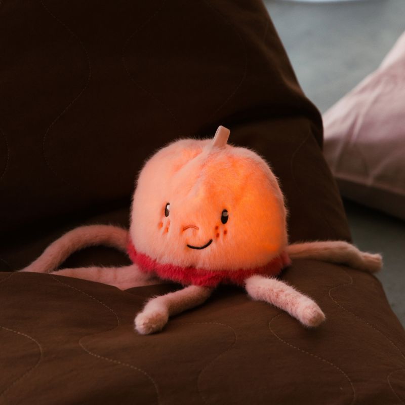Peluche veilleuse Colette la méduse Atelier Pierre Junior Ambiance 9