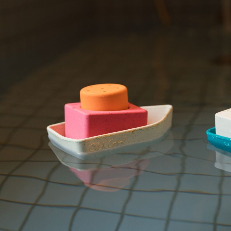 Jouet de bain bateau en caoutchouc orange Oli & Carol Produit 10