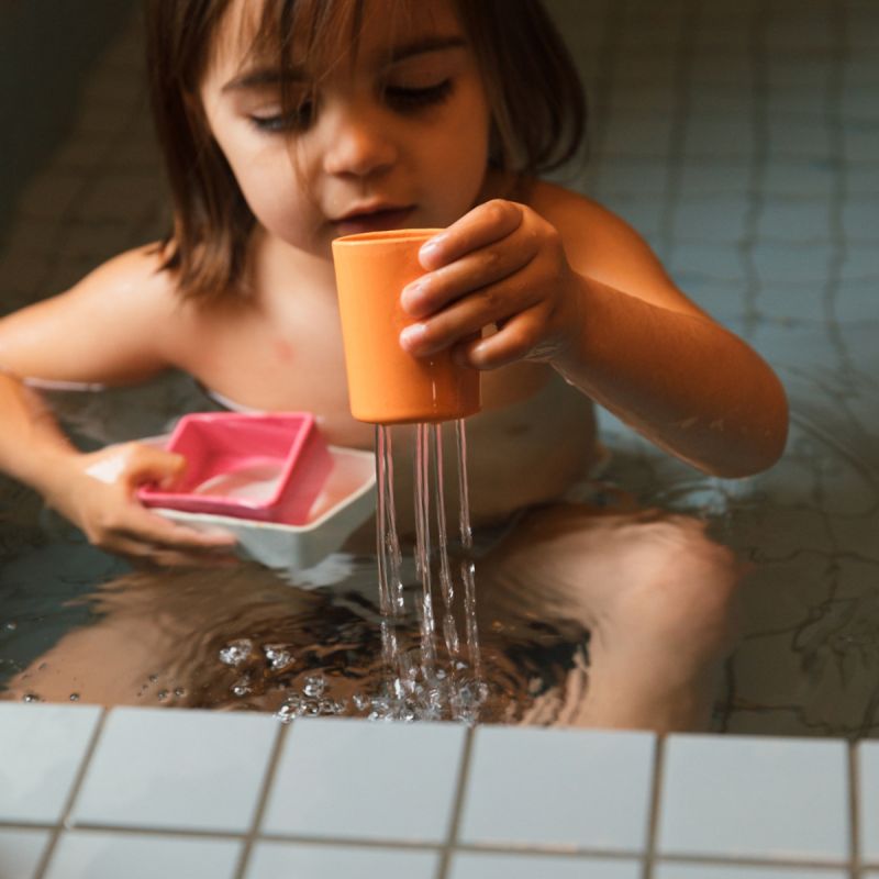 Jouet de bain bateau en caoutchouc orange Oli & Carol Produit 13