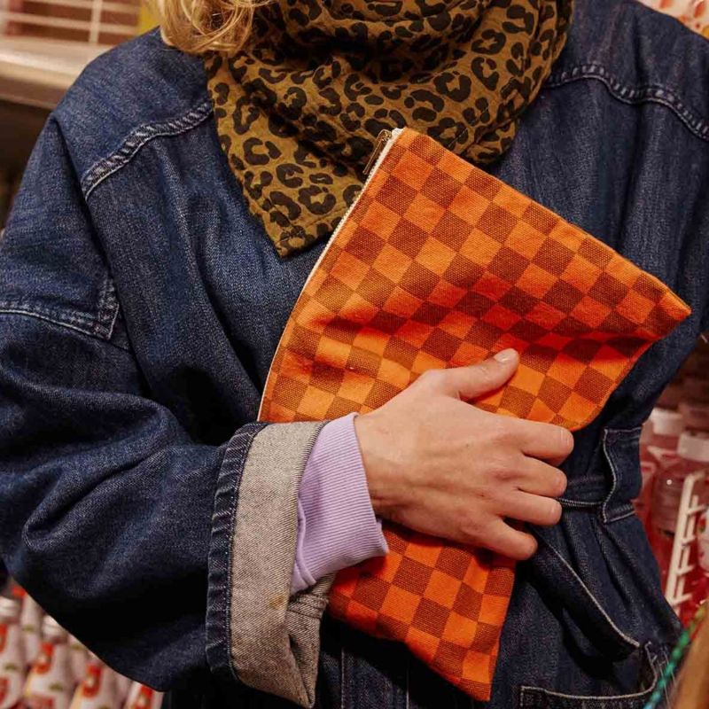 Lange Bianca Graou Olive (70 x 70 cm) Rose in April Ambiance 6