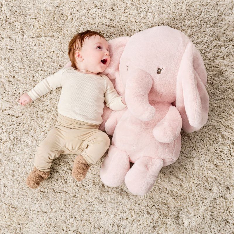 Peluche Fanfan l'éléphant Rose (80 cm) Nattou Ambiance 3