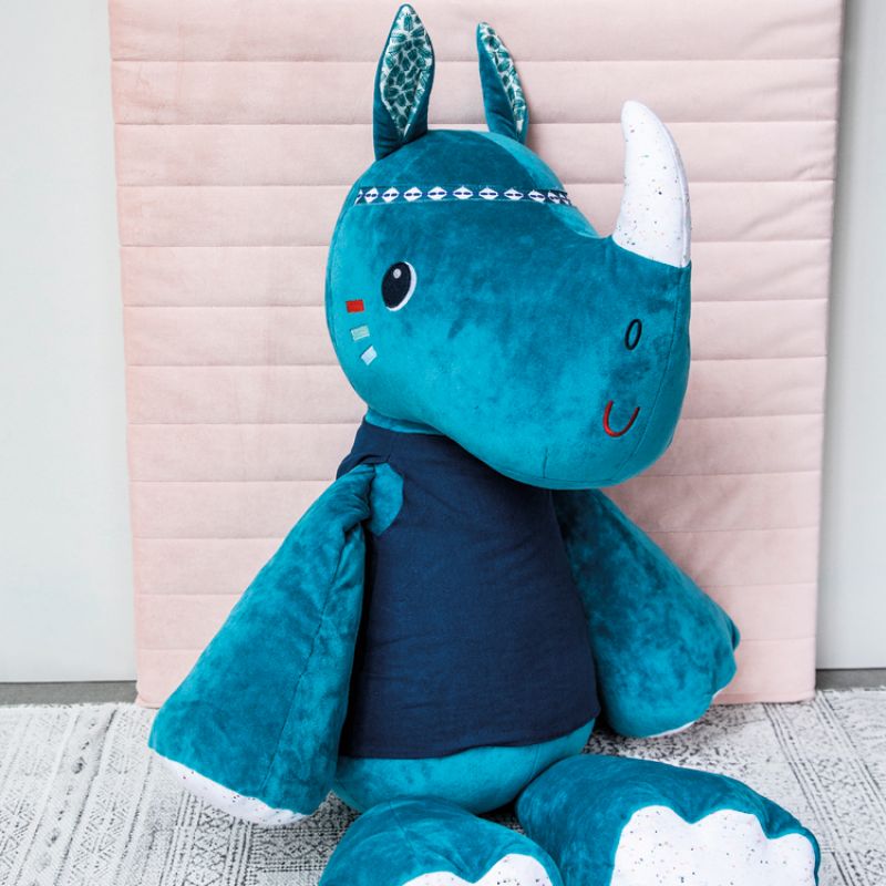 Image d'ambiance de présentation du produit Peluche géante Marius le rhinocéros (90 cm) - Lilliputiens