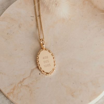 Collier médaille ovale Florale personnalisable (or jaune 18 carats) Pleine Lune