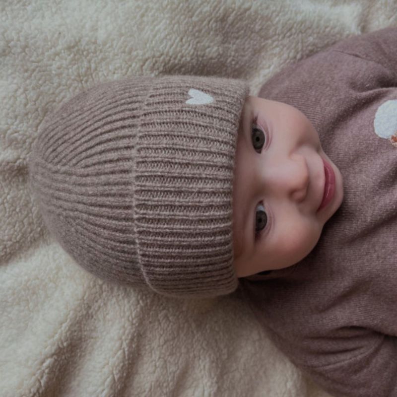 Bonnet en laine Grey (1-3 ans) Atelier Wagram Ambiance 2