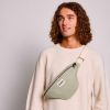 Sac banane Olivia Vert Argile Hindbag Ambiance 3