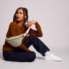 Sac banane Olivia Vert Argile Hindbag Ambiance 4