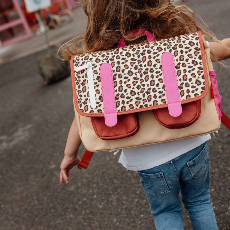 Cartable Léopard (2-5 ans) Hello Hossy Ambiance 2