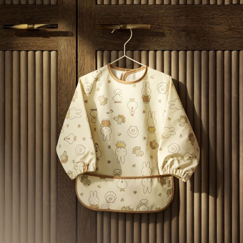 Bavoir à manches imperméable Miffy Family Farm Jollein Ambiance 2