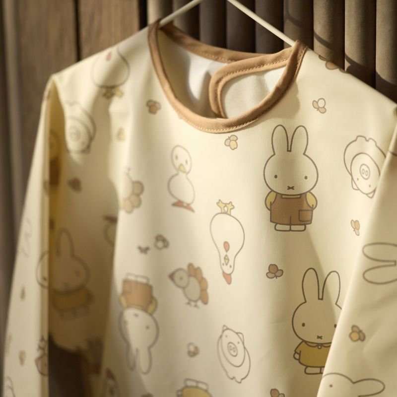 Bavoir à manches imperméable Miffy Family Farm Jollein Ambiance 5