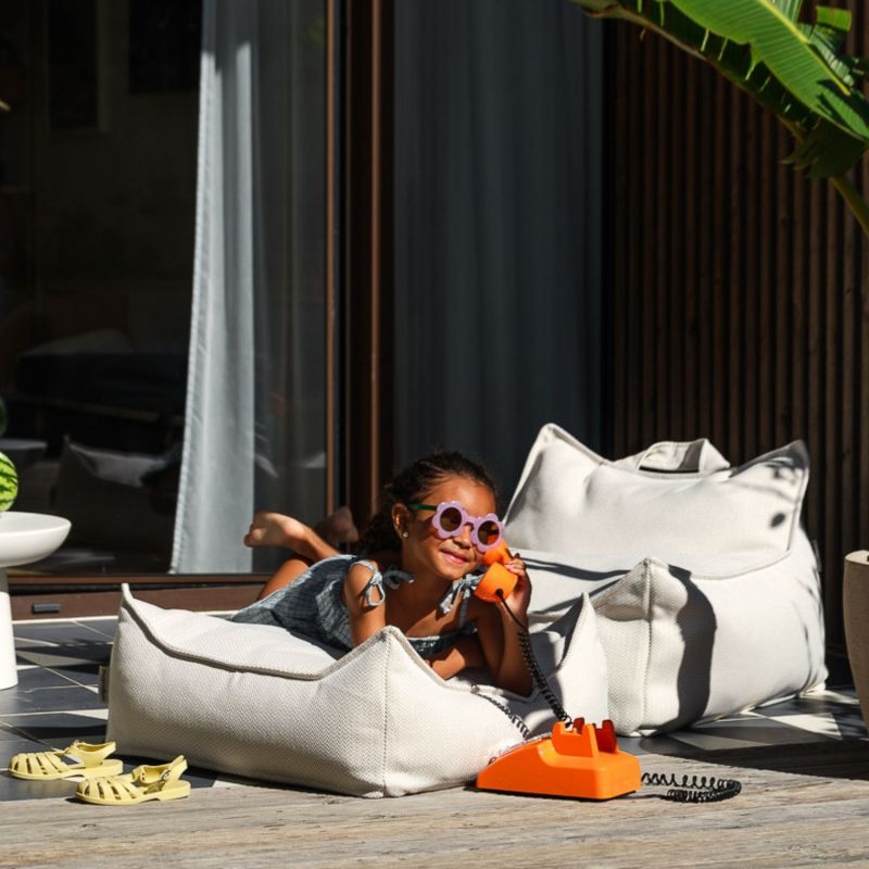 Fauteuil pouf et repose-pieds Terra Outdoor Wigiwama Ambiance 3