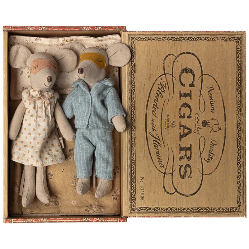 Maman et papa souris dans une boîte à cigares Maileg Produit 1