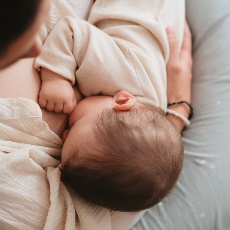 Coussin de maternité jersey vert d'eau étoiles Tinéo Ambiance 9