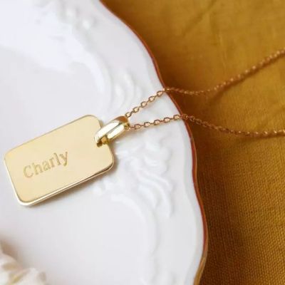 Collier chaîne Plaque Médium personnalisable (plaqué or)