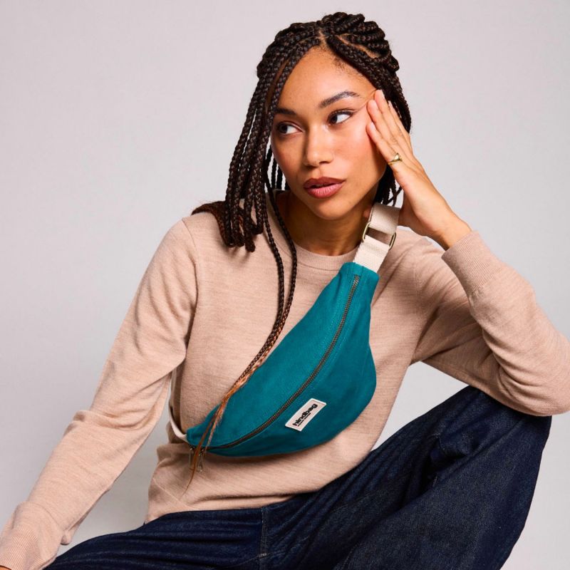Sac banane Olivia Bleu Paon Hindbag Ambiance 5