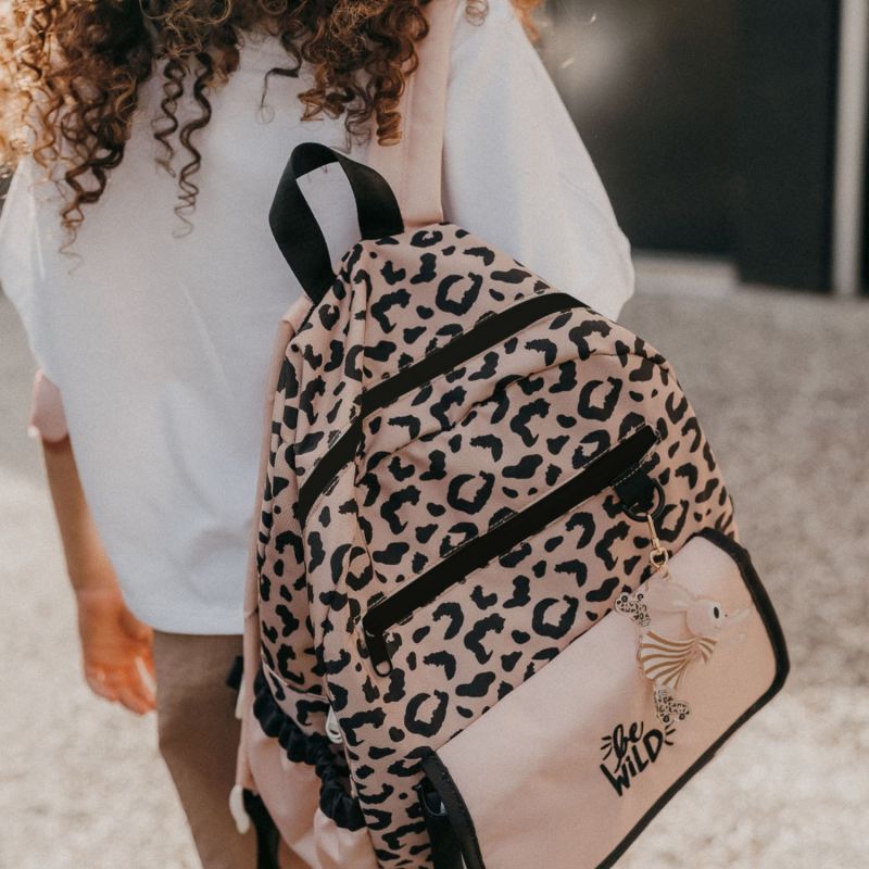 Sac à dos enfant Noé Sauvage (38,5 x 31 cm) Zakuw Ambiance 2