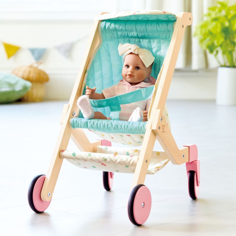 Poussette pour poupées en bois Sweet Dreams Hape Ambiance 8