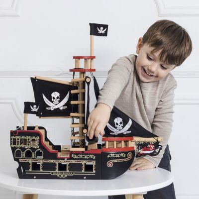 Bateau pirate du capitaine barberousse en bois FSC