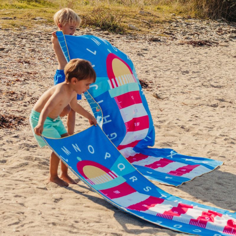 Serviette de plage 2 en 1 Phare Bleu (180 x 100 cm) Quut Ambiance 5