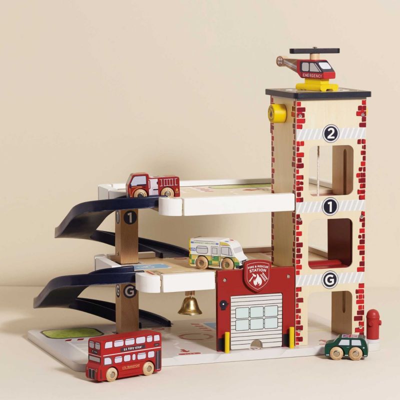Caserne de pompiers et des secours en bois FSC Le Toy Van Ambiance 6