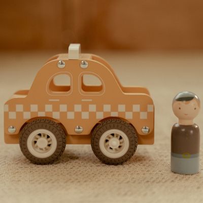 Taxi en bois