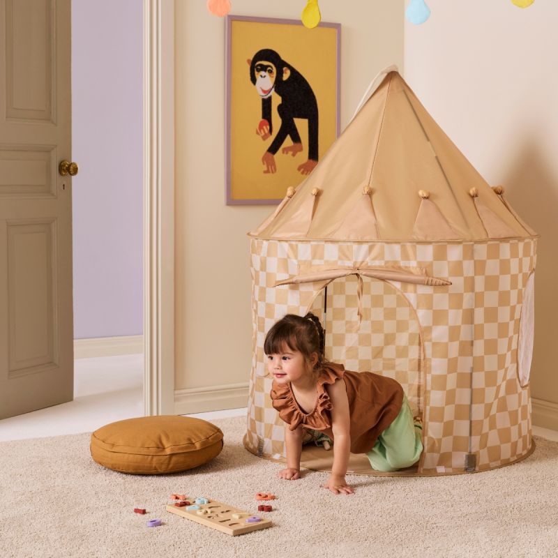 Tente de jeu à carreaux beige Kid's Concept Ambiance 2