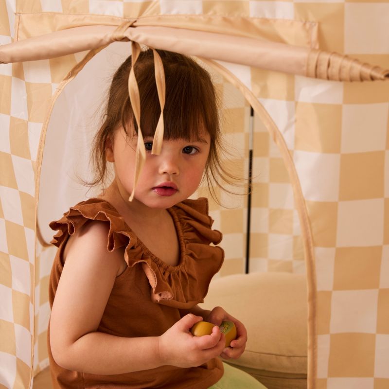 Tente de jeu à carreaux beige Kid's Concept Ambiance 6